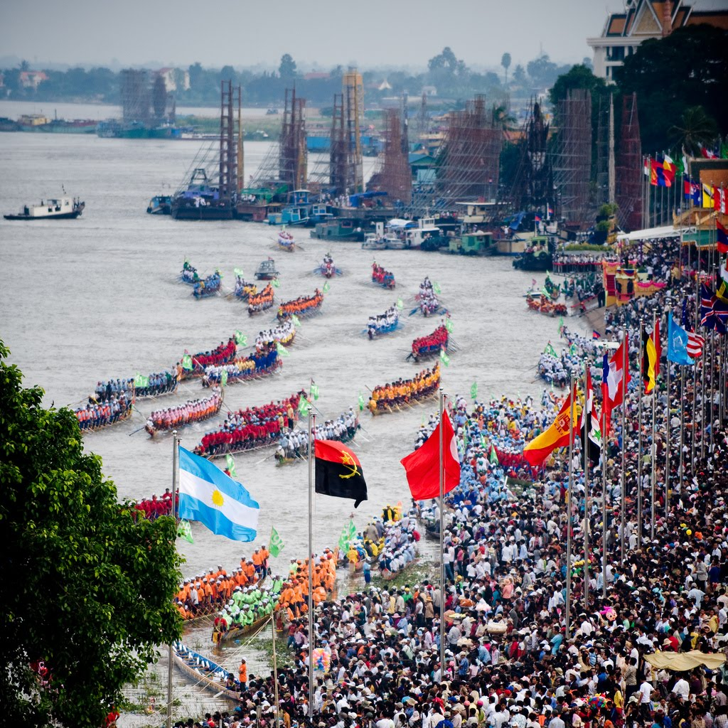 The highlight of the Bon Om Touk festiva