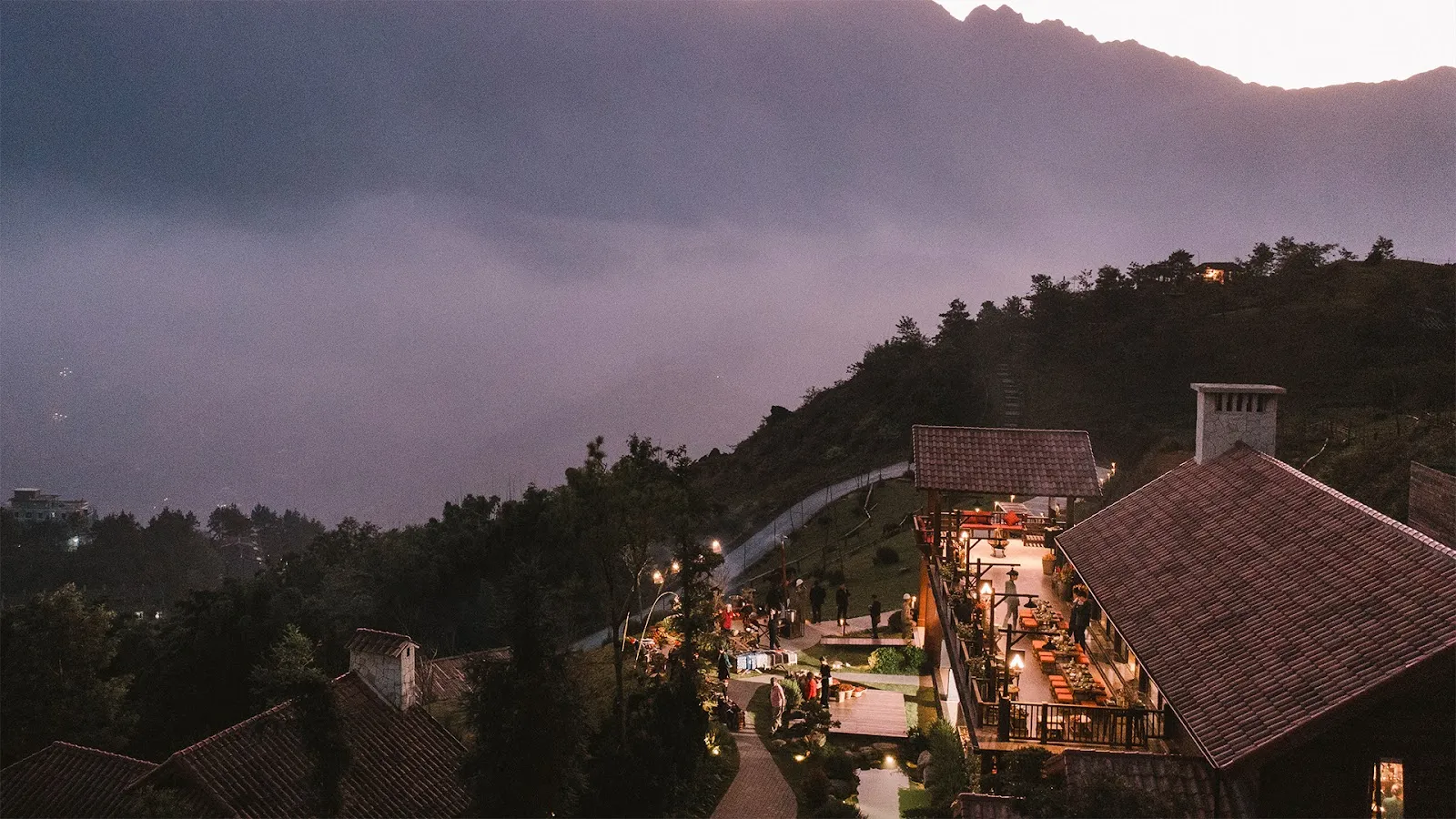 sunset on the rock ville de mont