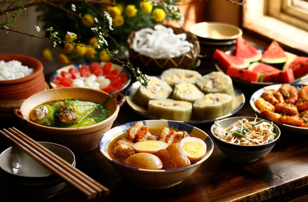 family feast lunar new year