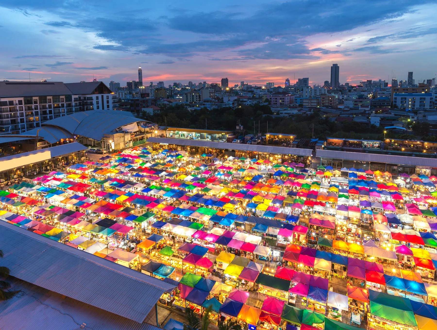 night markets in bangkok