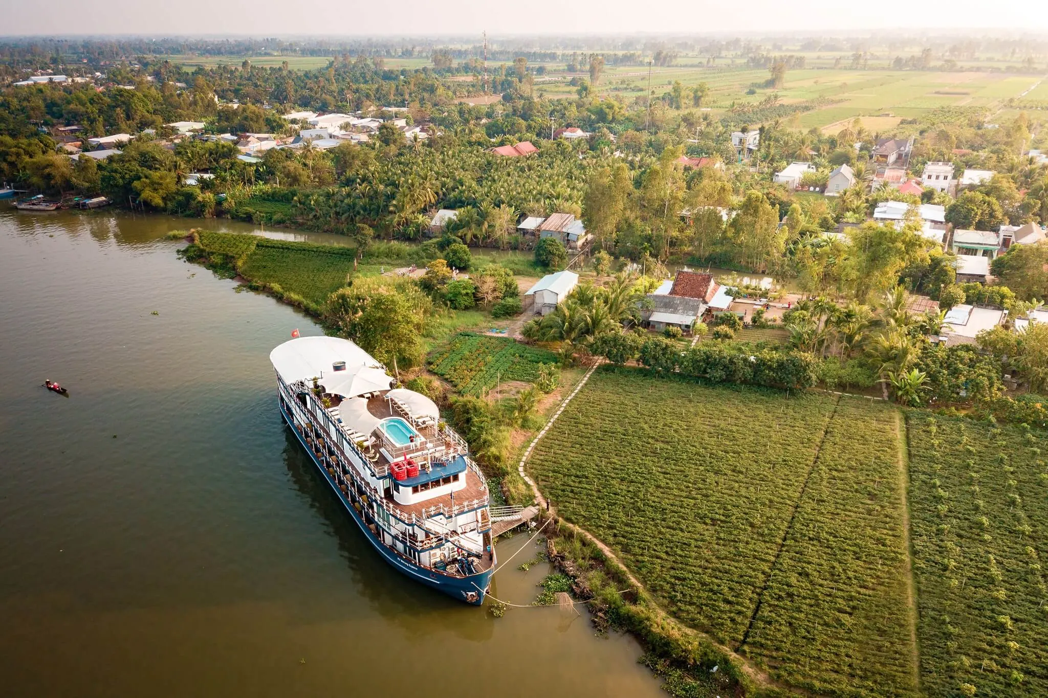 Top 6 luxury Mekong cruises from Saigon to Phnom Penh 1 mekong cruises luxury from saigon to phnom penh