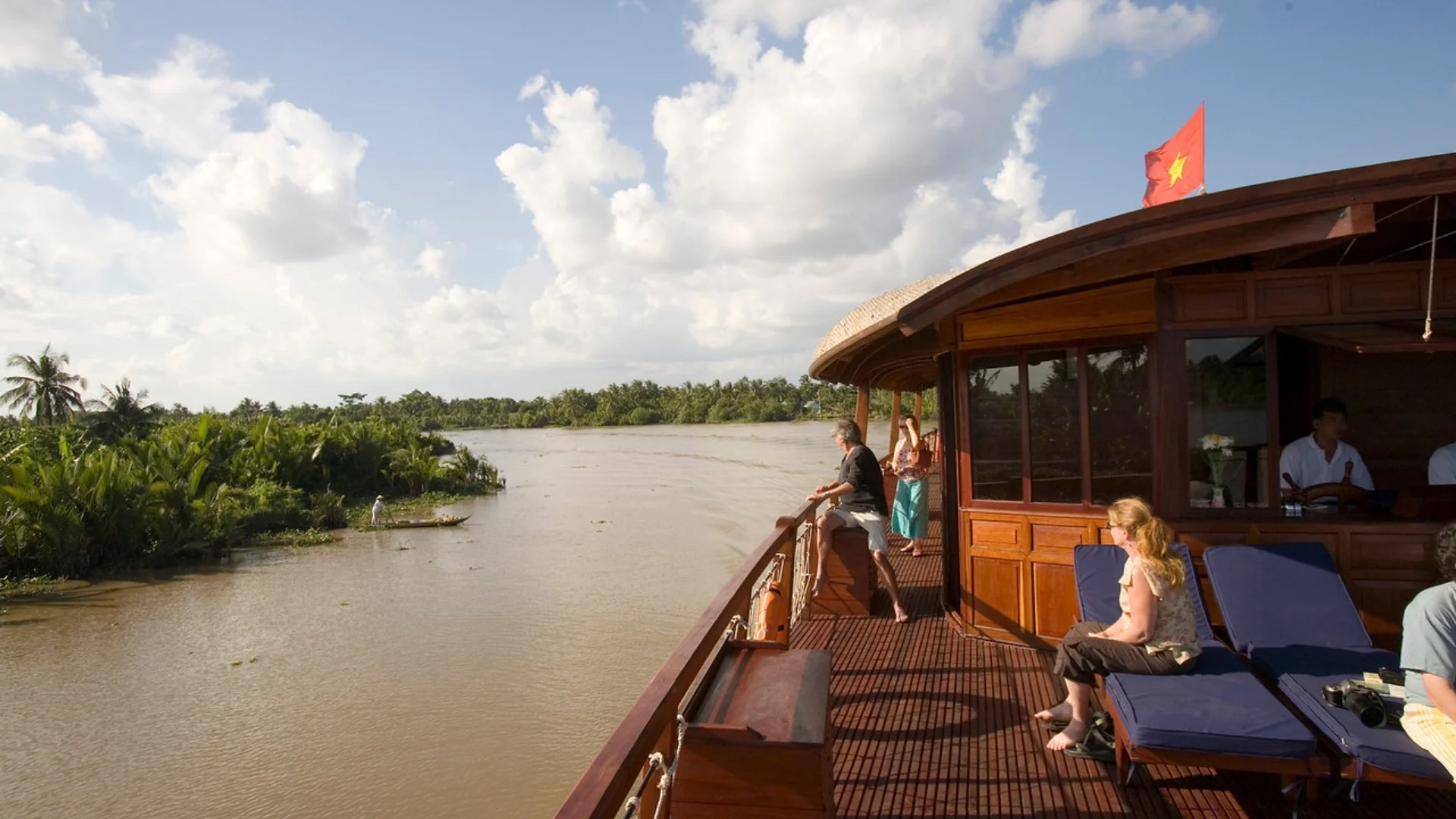 Cruising the Mekong Delta in Vietnam: Best routes and insider tips 2026/2027 1 mekong delta cruise